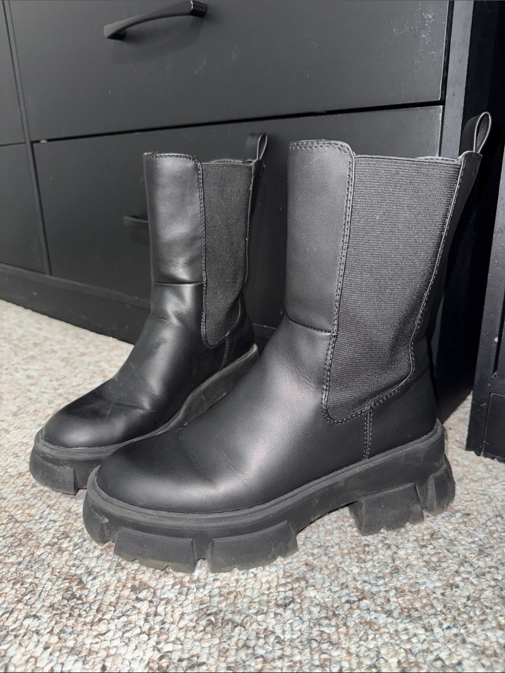 Women's Black Chunky Chelsea Boots